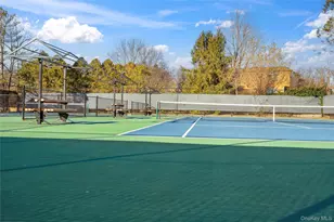 16 Pony Cir, Roslyn Heights, NY 11577 - Photo 26