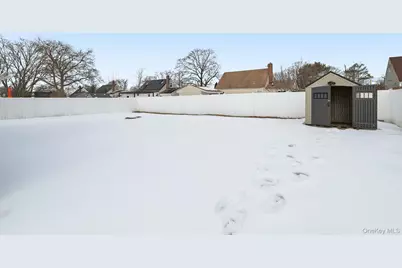 53 Hickory Street, Central Islip, NY 11722 - Photo 36