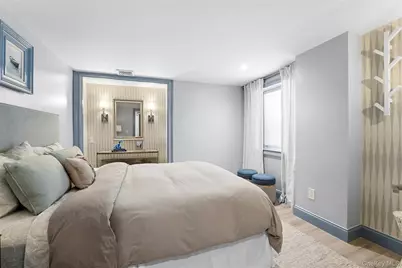 11 Huckleberry Lane E, Hampton Bays, NY 11946 - Photo 4