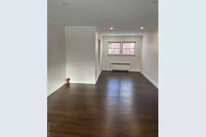 106 Bregman Avenue, New Hyde Park, NY 11040 - Photo 4