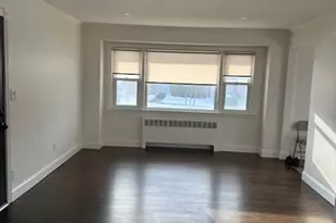 106 Bregman Ave, New Hyde Park, NY 11040 - Photo 2