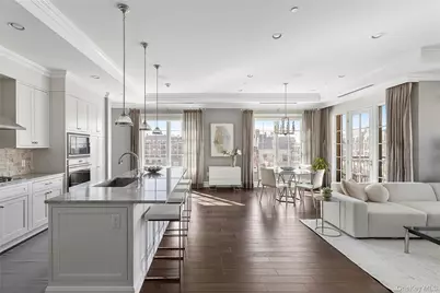 1000 Royal Court #1207, North Hills, NY 11040 - Photo 4