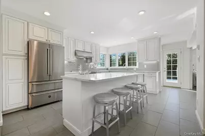 5 Glenwood Lane, East Hills, NY 11577 - Photo 8