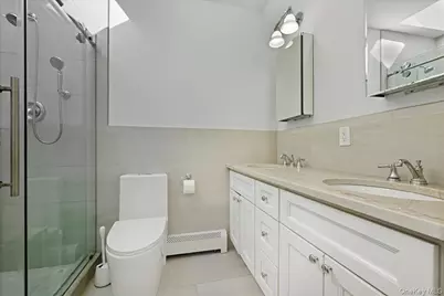 5 Glenwood Lane, East Hills, NY 11577 - Photo 16