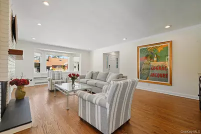 5 Glenwood Lane, East Hills, NY 11577 - Photo 4