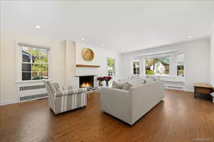 5 Glenwood Ln, East Hills, NY 11577 - Photo 2