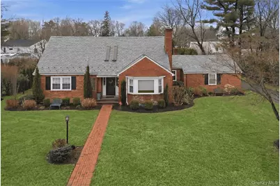 5 Glenwood Lane, East Hills, NY 11577 - Photo 1