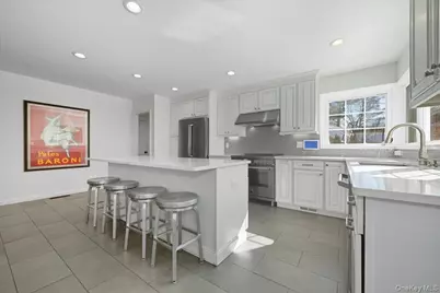 5 Glenwood Lane, East Hills, NY 11577 - Photo 10