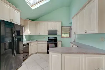 4 Cheshire Road, Bethpage, NY 11714 - Photo 18