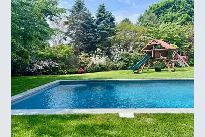 70 S Country Road, Bellport, NY 11713 - Photo 4