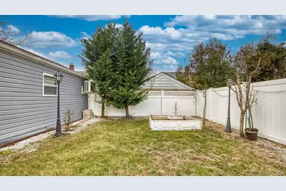 383 White Road, Mineola, NY 11501 - Photo 20