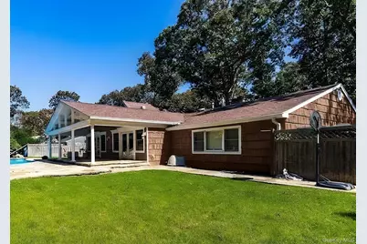 22 Redwood Drive, Great River, NY 11739 - Photo 2