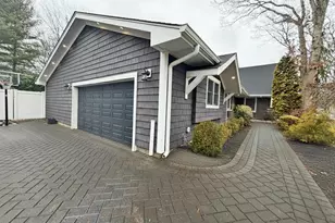 22 Redwood Dr, Great River, NY 11739 - Photo 4