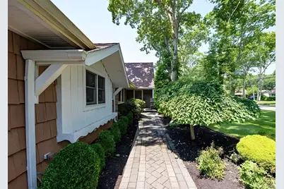 22 Redwood Drive, Great River, NY 11739 - Photo 4