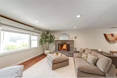 22 Redwood Drive, Great River, NY 11739 - Photo 8