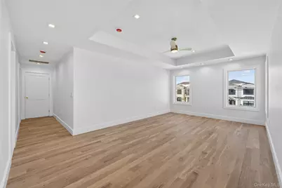 286 Dorchester Road, Garden City South, NY 11530 - Photo 34