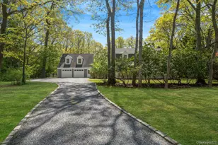 4 Chambord Ct, Shoreham, NY 11786 - Photo 2