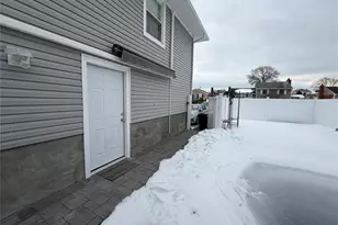 3975 Anne Dr, Seaford, NY 11783 - Photo 16