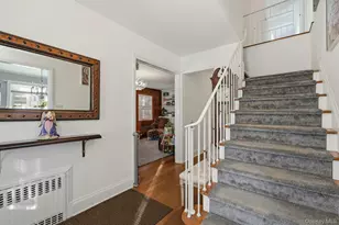 6 Beverly Pkwy, Freeport, NY 11520 - Photo 18