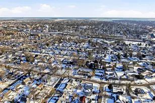 6 Beverly Pkwy, Freeport, NY 11520 - Photo 38