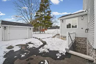 99 Kuhl Ave, Hicksville, NY 11801 - Photo 4