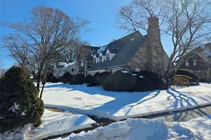 24 Canterbury Rd, Rockville Centre, NY 11570 - Photo 2