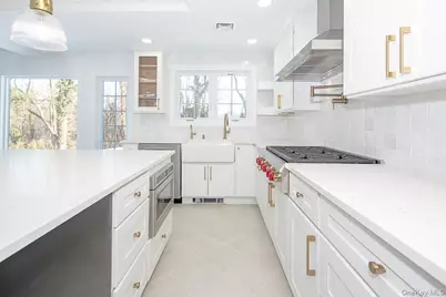 22 Peppermill Lane, Dix Hills, NY 11746 - Photo 18