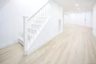 22 Peppermill Ln, Dix Hills, NY 11746 - Photo 30