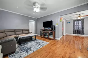 83-11 Little Neck Pkwy, Glen Oaks, NY 11004 - Photo 4