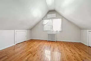 83-11 Little Neck Pkwy, Glen Oaks, NY 11004 - Photo 14