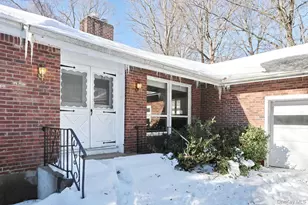 5 Steinway Ct, Suffern, NY 10901 - Photo 2