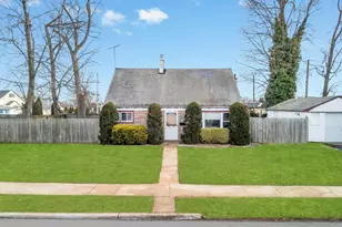 2528 Marshall Ave, Bellmore, NY 11710 - Photo 4