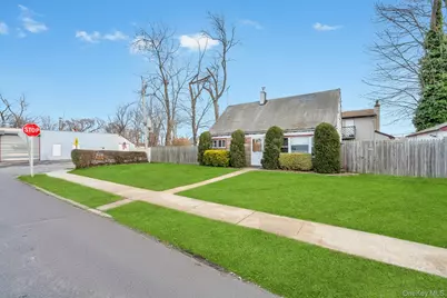 2528 Marshall Avenue, Bellmore, NY 11710 - Photo 6