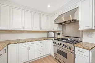 48 McKinley St, Massapequa Park, NY 11762 - Photo 12