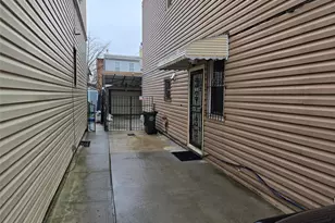 88-30 75th St, Woodhaven, NY 11421 - Photo 4