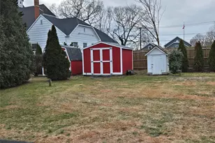 247 Main St, Center Moriches, NY 11934 - Photo 44