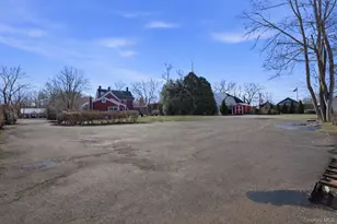 247 Main St, Center Moriches, NY 11934 - Photo 40