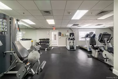 418 Willow Lane, Valley Stream, NY 11580 - Photo 24