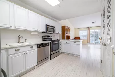 418 Willow Lane, Valley Stream, NY 11580 - Photo 12