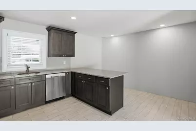 59 Sycamore Circle, Stony Brook, NY 11790 - Photo 12