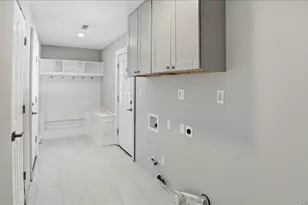 59 Sycamore Cir, Stony Brook, NY 11790 - Photo 20