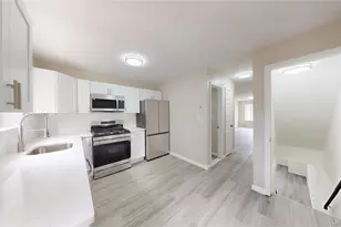 109 Lyceum Ct, New York, NY 10310 - Photo 6