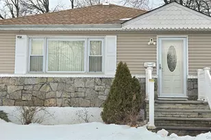 137-22 242nd Street St, Rosedale, NY 11422 - Photo 2