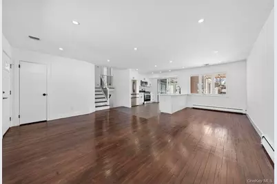 8 Whitebirch Lane, Commack, NY 11725 - Photo 4