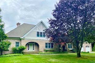 190 Jackson Landing, Mattituck, NY 11952 - Photo 2