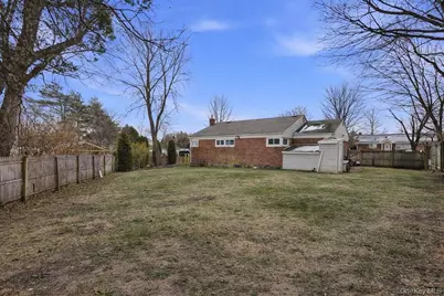 45 Oakley Drive, Huntington Station, NY 11746 - Photo 14