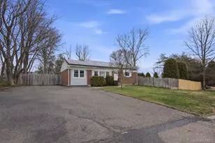 45 Oakley Dr, Huntington Station, NY 11746 - Photo 8