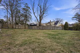 45 Oakley Dr, Huntington Station, NY 11746 - Photo 12