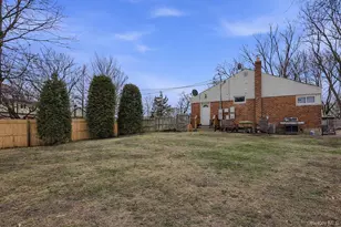 45 Oakley Dr, Huntington, NY 11746 - Photo 4