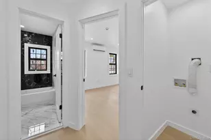 114-25 200th St, Saint Albans, NY 11412 - Photo 12